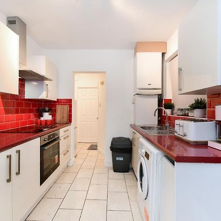 Beautiful Accommodation Near Reading City Centre ภายนอก รูปภาพ