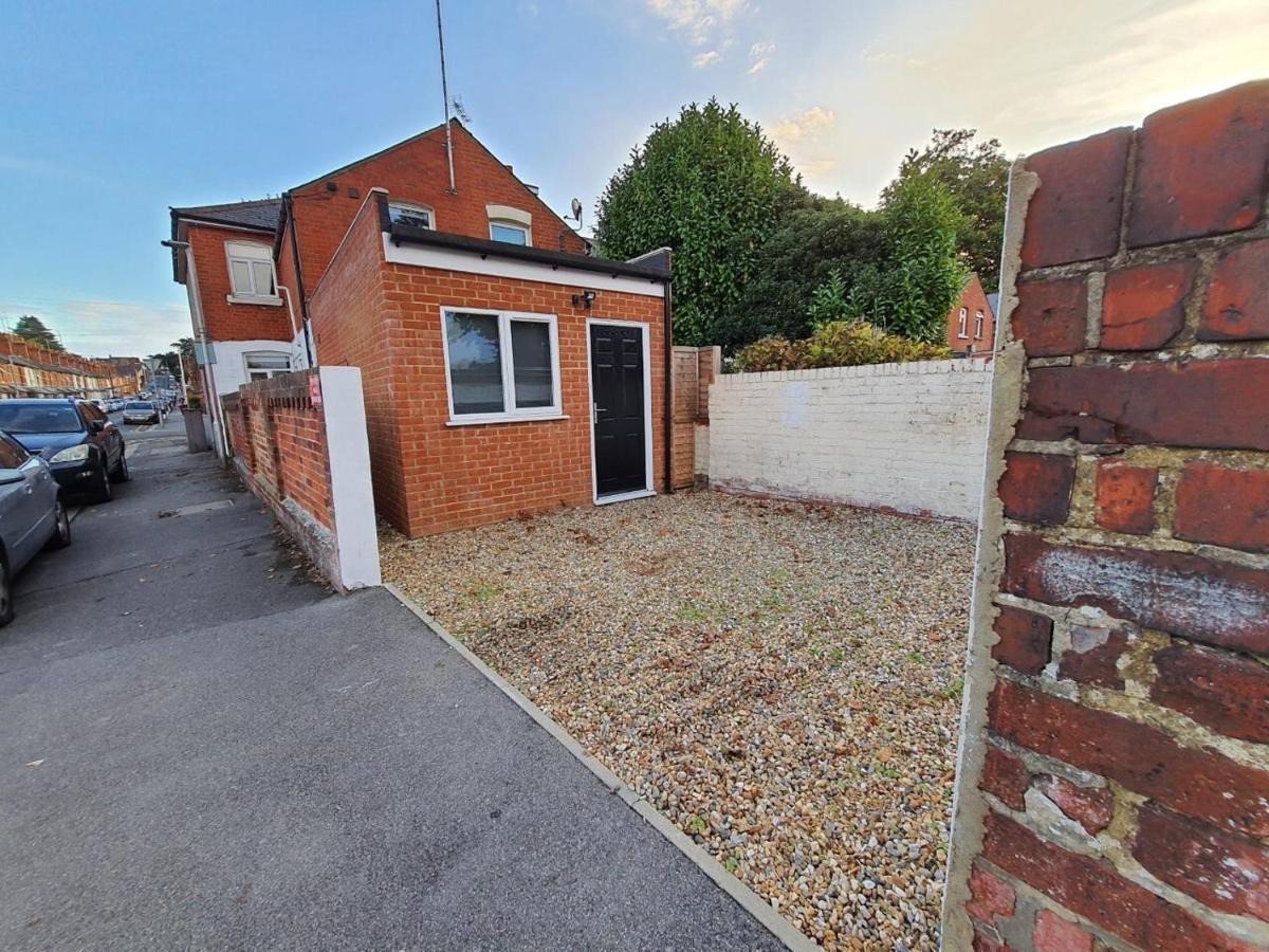 Beautiful Accommodation Near Reading City Centre ภายนอก รูปภาพ