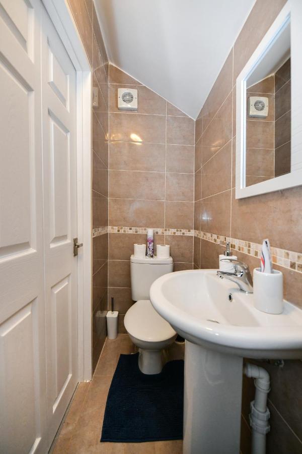 Beautiful Accommodation Near Reading City Centre ภายนอก รูปภาพ