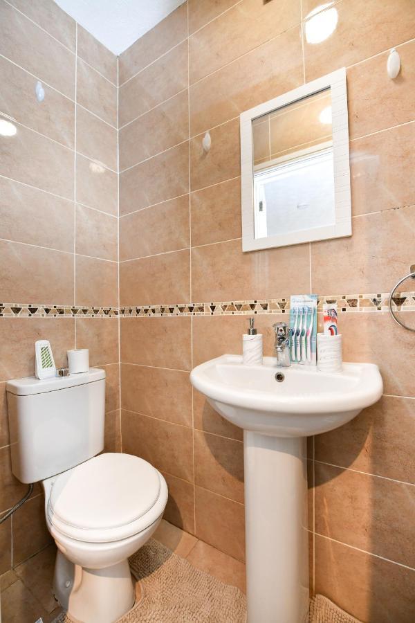 Beautiful Accommodation Near Reading City Centre ภายนอก รูปภาพ